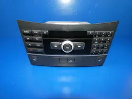 Mercedes-Benz E C207 W207 Radio/CD/DVD/GPS head unit A2129004910