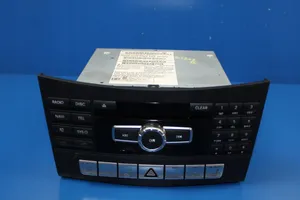Mercedes-Benz E W212 Unité principale radio / CD / DVD / GPS A2129006423