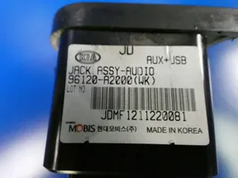 KIA Ceed Connettore plug in AUX 96120A2000