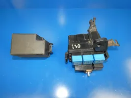 Hyundai i30 Relay mounting block 1879001034