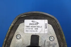 Jaguar XF X250 Antenne GPS 7W9319C089