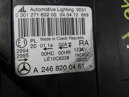 Mercedes-Benz B W246 W242 Lampa przednia A2468200461