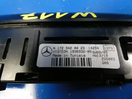 Mercedes-Benz CLA C117 X117 W117 Pysäköintitutkan anturin näyttö (PDC) A1725420023