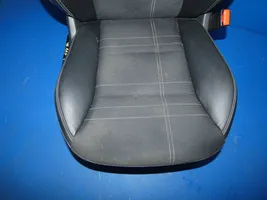 Mercedes-Benz CLA C117 X117 W117 Priekinė keleivio sėdynė 