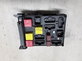 Renault Espace -  Grand espace IV Module de fusibles 8200004201