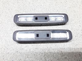 Mercedes-Benz C W205 Lampka podsufitki tylna A2389065100