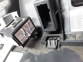 Nissan X-Trail T30 Panelės apdailos skydas (apatinis) 68106EQ420