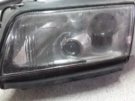 Audi A8 S8 D2 4D Lampa przednia 1305235230