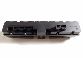 Mercedes-Benz C W203 Interruttore/pulsante di controllo multifunzione 2038701710