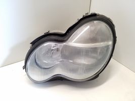 Mercedes-Benz C W203 Lampa przednia A2038201161