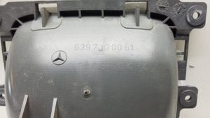 Mercedes-Benz Vito Viano W639 Rączka wewnętrzna drzwi tylnych samochodów dostawczych 6397600061