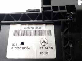 Mercedes-Benz CLA C117 X117 W117 Support poignée extérieur de porte avant A2047601634