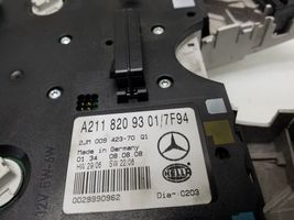 Mercedes-Benz E W211 Illuminazione sedili anteriori A2118209301