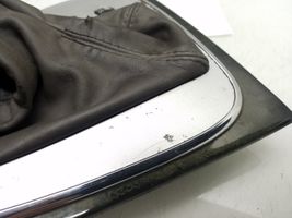 Mercedes-Benz E W211 Ātrumu pārslēgšanas sviras dekoratīvā apdare (plastmasas) 2118206610