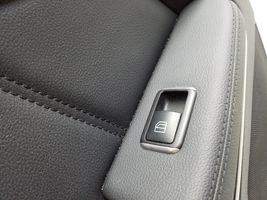 Mercedes-Benz E W212 Apmušimas galinių durų (obšifke) A2127300148
