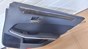 Mercedes-Benz E W212 Обшивка задней двери A212730048
