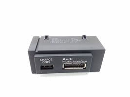 Audi A3 S3 8V USB-pistokeliitin 8V0035736B