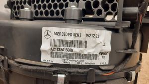 Mercedes-Benz E C207 W207 Sisälämmityksen ilmastoinnin korin kokoonpano A2128305060