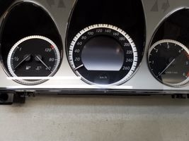 Mercedes-Benz C W204 Licznik / Prędkościomierz A2049007000