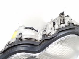 Mercedes-Benz C W203 Lampa przednia A2038201161