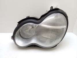 Mercedes-Benz C W203 Lampa przednia A2038201161