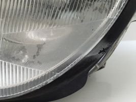 Mercedes-Benz C W203 Lampa przednia A2038201161