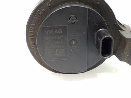 Volkswagen Touran III Pompe à eau de liquide de refroidissement 5Q0965567J