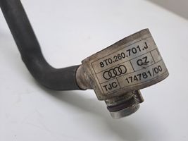 Audi A4 S4 B8 8K Ilmastointilaitteen putki (A/C) 8T0260701J