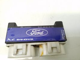 Ford Galaxy Jäähdytyspuhaltimen rele 7MO000317C