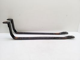 Mercedes-Benz CLS C218 X218 Staffa di fissaggio del serbatoio del carburante A2124700140