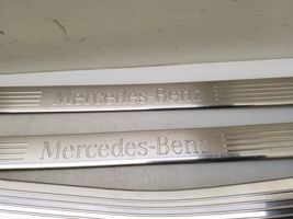 Mercedes-Benz CLS C218 X218 Zestaw listew progowych (wewnętrznych) 2126860936