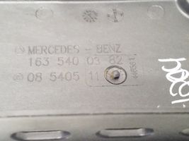 Mercedes-Benz ML W163 Sulakerasian kansi A1635844326