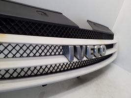 Iveco Daily 35.8 - 9 Etupuskurin ylempi jäähdytinsäleikkö 3802801