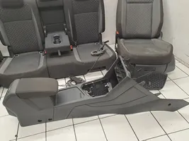 Volkswagen Tiguan Sėdynių komplektas 5QA881105