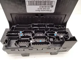 Mercedes-Benz C W203 Module de fusibles 2035452801