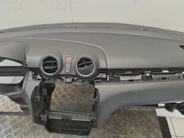 Suzuki Swift Armaturenbrett Cockpit 