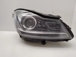 Mercedes-Benz C W204 Lampa przednia A2048205659