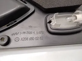 Mercedes-Benz C W204 Kojelaudan alempi verhoilu A2046800282