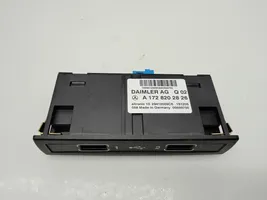 Mercedes-Benz E W212 USB-pistokeliitin A1728202826