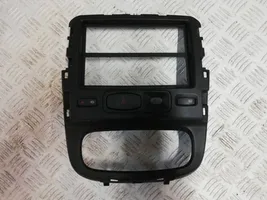 Dacia Duster Cadre, panneau d'unité radio / GPS 682601376R