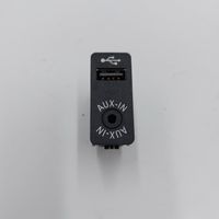 Mini One - Cooper F56 F55 USB-pistokeliitin 84109229246