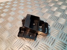 Volkswagen Golf VI Staffa angolare del supporto di montaggio del paraurti 5K6807394A