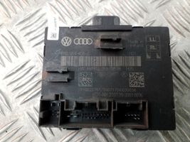 Audi A5 8T 8F Oven keskuslukituksen ohjausyksikön moduuli 8T0959795E