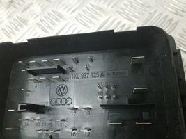 Volkswagen Tiguan Saugiklių dėžė (komplektas) 5N2937535A