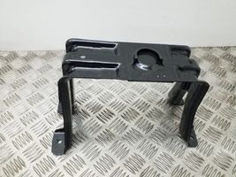 Audi A4 S4 B8 8K Supporto di montaggio ruota di scorta 8K0802715A