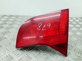 Audi A4 S4 B7 8E 8H Lampy tylnej klapy bagażnika 8E9945094