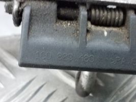 Volkswagen Golf VI Dzinēja pārsega slēdzenes cilpa 1C0823480