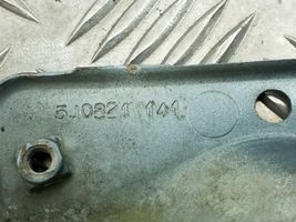 Skoda Fabia Mk2 (5J) Uchwyt / Mocowanie błotnika przedniego 5J0821141
