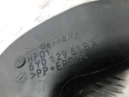 Volkswagen Fox Część rury dolotu powietrza 6Y0129618A