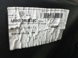 Volkswagen Fox Dvidurio galinių vietų šoninis apdailos skydas 5Z0867441A